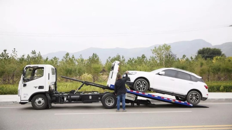 开远丨红河开远高速路补胎换胎