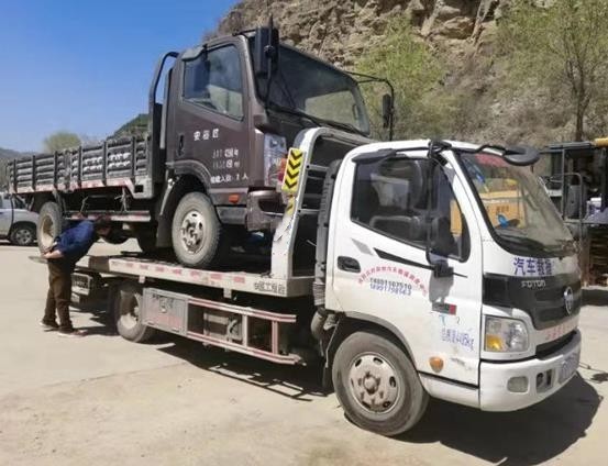 屏边丨红河屏边24小时道路救援,24小时流动补胎换胎电话