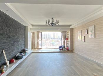 南湖花园丨3室2厅二手房出售,报价:70万元