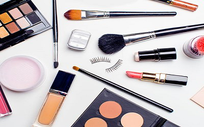 蒙自学化妆学校