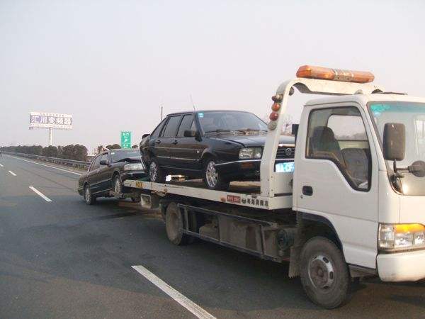 红河附近汽车搭电救援服务热线