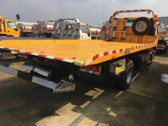 红河汽车高速救援服务,汽车快修/搭电/补胎换胎/送油