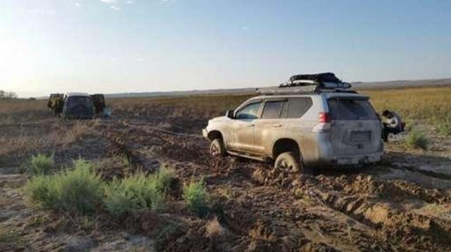 红河建水24小时汽车救援流动补胎,拖车吊车