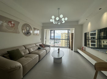 红河蒙自华风现代城丨3室2厅二手房出售(58.6万元)