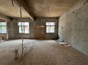 #红河# 开远云水湖畔,4室3厅二手房出售(168万元)