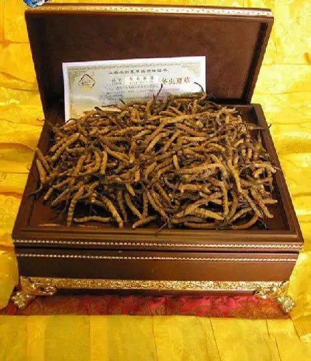 红河旧货回收-红河名酒回收 附近回收茅台酒地址 五粮液整箱回收鉴定