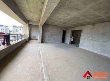 「红河」建水中天华府,4室2厅二手房出售,报价:119万元