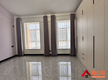 #凤湖庭院小区二手房#开远凤湖庭院,5室2厅别墅,报价:155万元 #凤湖庭院小区二手房#开远凤湖庭院,5室2厅别墅,报价:155万元